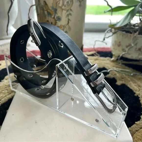 Kendall & Kylie Women’s Black Vegan Belt with Silver-Tone Buckle Accents M/L - Picture 8 of 13